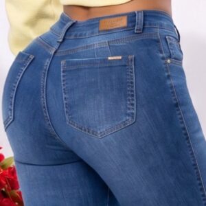 JEAN SLIM FIT 1 BOTÓN CON BOLSILLOS BOTA TUBO - Image 3